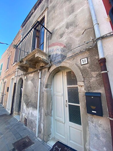 Casa con 8 locali in vendita in Via San Domenico, Milazzo