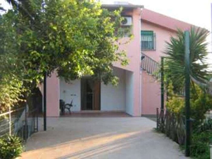 Appartamento trilocale in affitto in Via Olinto Marinelli, Fanusa, Siracusa