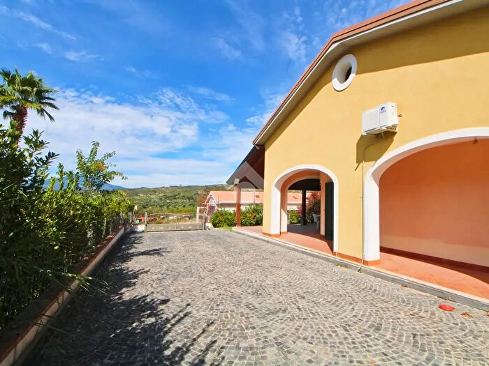 Casa con 5 locali in vendita in Localita ' Grisi, Ascea