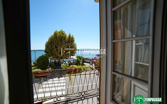 Appartamento quadrilocale in vendita in Via Gaetano Bianchi, Belgirate