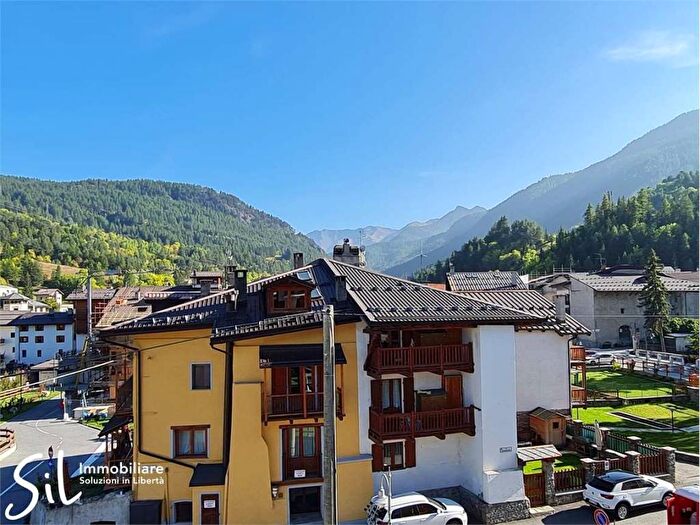 Appartamento monolocale in affitto in Via Ortigara, Centro, Cesana Torinese
