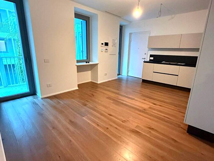 Appartamento trilocale in affitto in Corso Lodi, Porta Romana Medaglie dOro, Milano