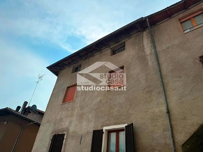 Appartamento con 5 locali in vendita in Fraz Ciago, Vallelaghi