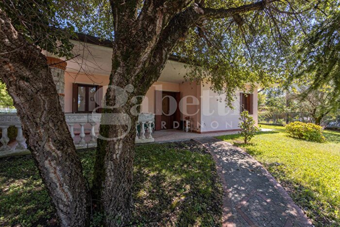 Casa con 8 locali in vendita in Via Galileo Ferraris, Pordenone