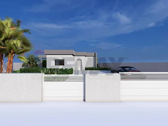 Appartamento con 6 locali in vendita in Via Giuseppe Barba, Monteroni Di Lecce