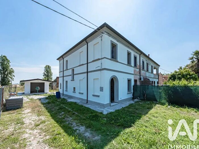 Casa con 5 locali in vendita in Via Provinciale Finale, Tresignana