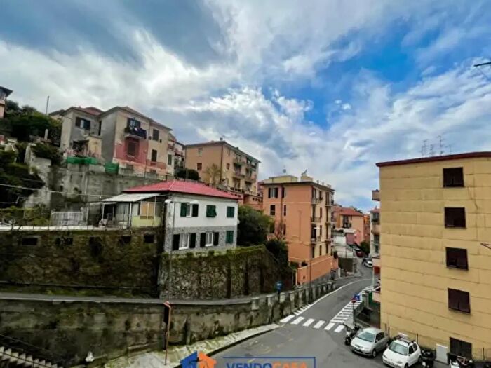 Appartamento quadrilocale in vendita in Via Francesco Mignone, Savona