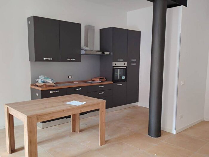 Appartamento trilocale in affitto in Centro, Arcole