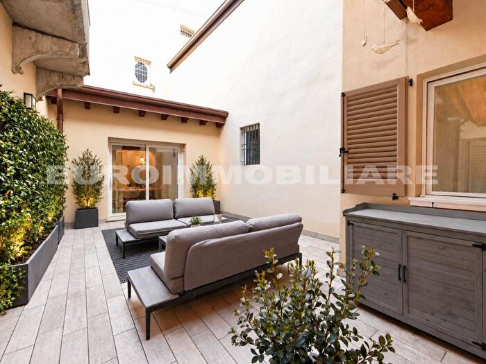 Appartamento quadrilocale in vendita in Corso Martiri della Libertà, Loggia Garibaldi, Brescia