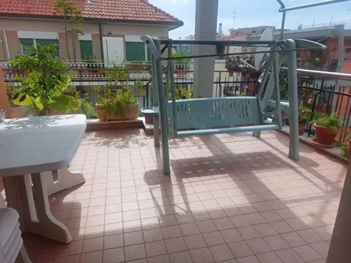 Appartamento quadrilocale in vendita in Via Capo Spartivento, Roma