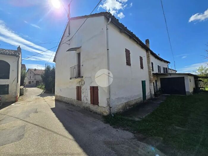 Casa quadrilocale in vendita in Collina San Grato, Ferrere