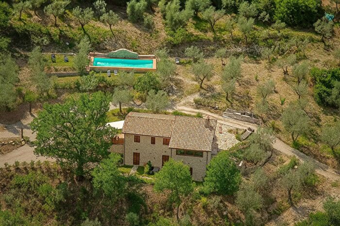 Casa con 11 locali in vendita in Via Strada Statale Valnerina, Ferentillo