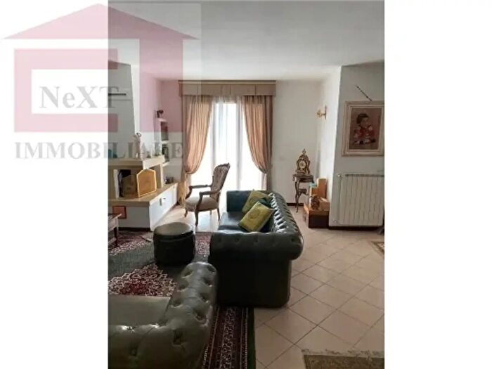 Casa con 6 locali in vendita in Reggello