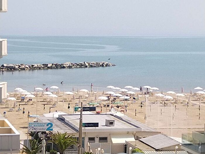 Appartamento con 6 locali in affitto in Via Ronchi, Rivabella, Rimini