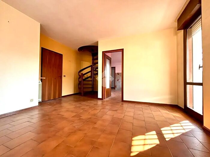 Appartamento quadrilocale in vendita in Viale Mazzini, Valdobbiadene