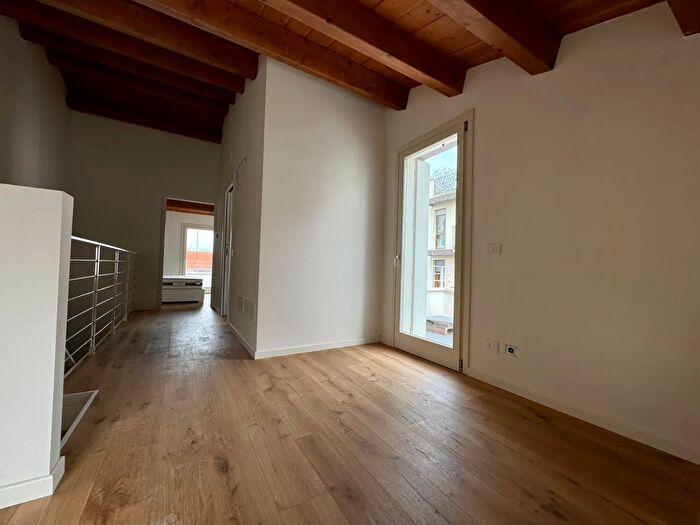 Casa con 6 locali in vendita in Via Giacinto Carini, Padova