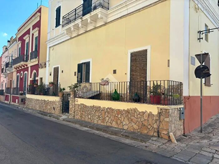 Casa quadrilocale in vendita in Via Roma, Alezio