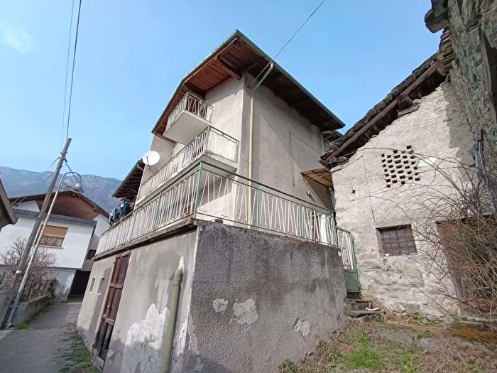 Casa con 12 locali in vendita in Crotache, Saint Vincent