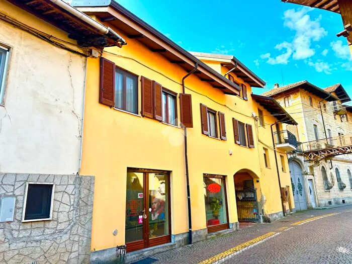 Appartamento trilocale in vendita in Via Martiri della Liberta, Robassomero