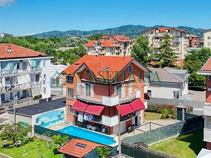 Casa con 8 locali in vendita in Via Fratelli Cervi, Nichelino