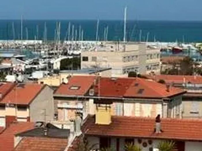 Appartamento trilocale in affitto in Civitanova Marche