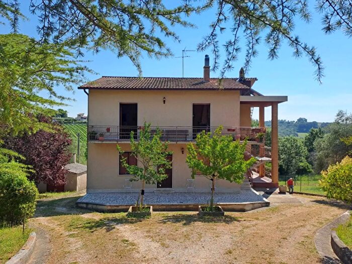 Appartamento con 7 locali in vendita in Via Rimembranze, Amelia