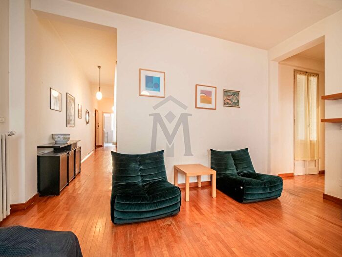 Appartamento con 6 locali in vendita in Via Migliorati, Reggio Emilia