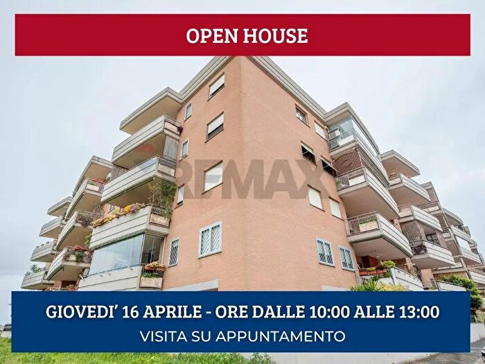 Appartamento trilocale in vendita in Via Luigi Gastinelli, Roma