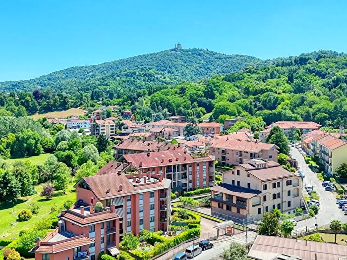 Appartamento con 5 locali in vendita in Strada del Meisino, Torino