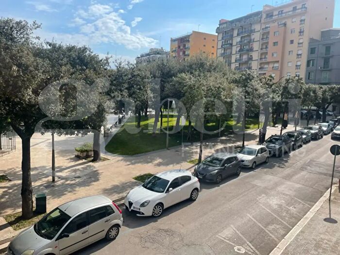 Casa con 6 locali in vendita in Via Carli, Barletta