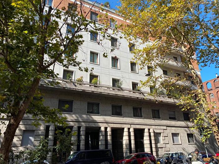 Appartamento bilocale in affitto in Via Sandro Sandri, Turati, Milano
