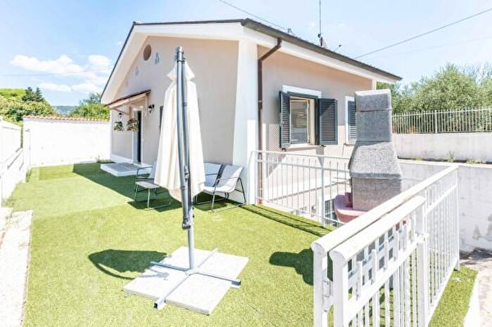 Casa trilocale in vendita in Via Tende, Palestrina