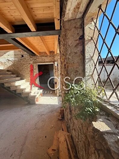 Casa con 17 locali in vendita in Via San Matteo, Soave