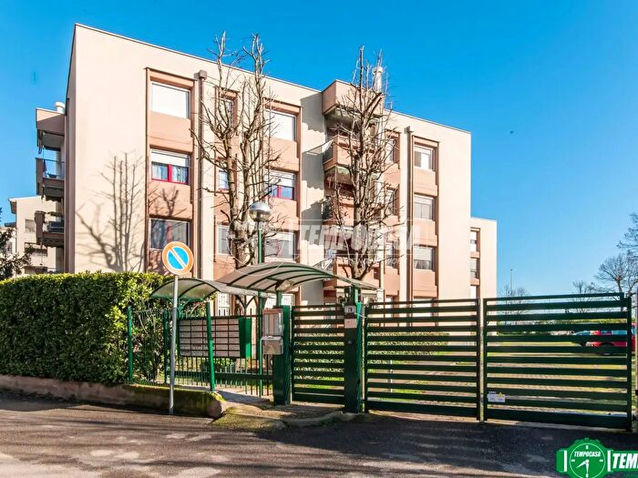 Appartamento bilocale in vendita in Via Monte Resegone, Arese