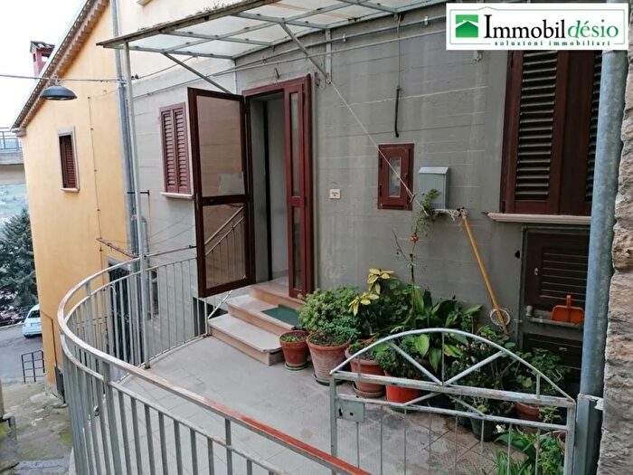 Casa con 5 locali in vendita in Picerno