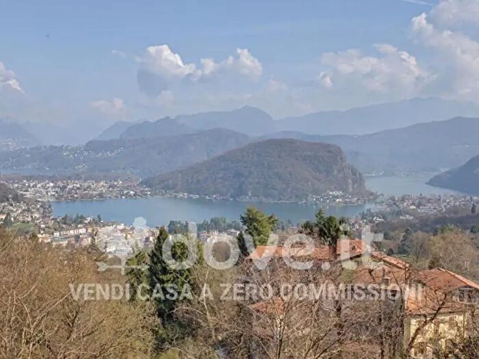 Casa con 6 locali in vendita in Via Viconago, Cadegliano Viconago