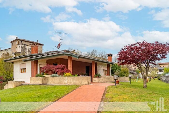 Casa con 7 locali in vendita in Sernaglia Della Battaglia