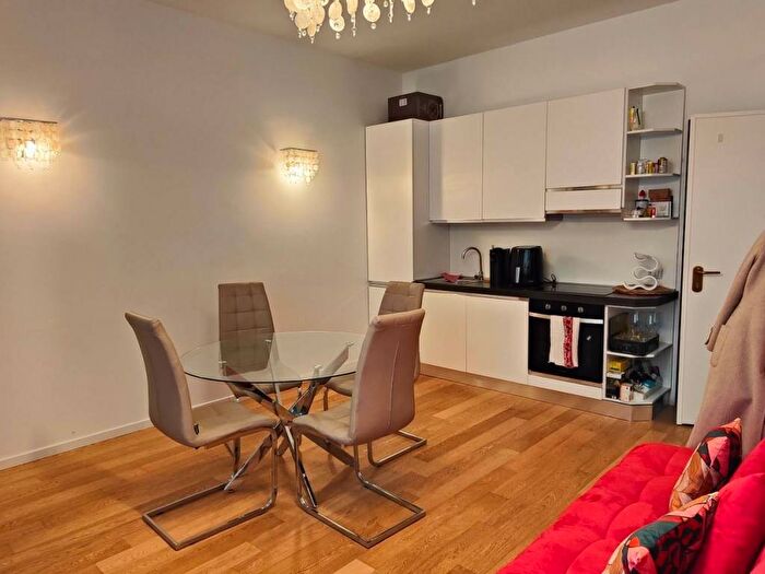 Appartamento bilocale in affitto in Via Francesco Daverio, Guastalla, Milano