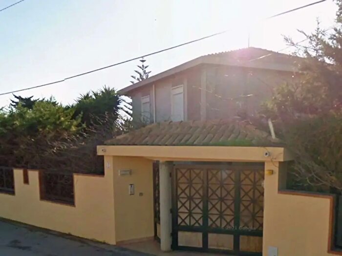 Casa con 8 locali in vendita in Porto Empedocle