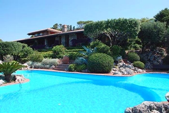 Casa con 6 locali in affitto in Ansedonia, Orbetello