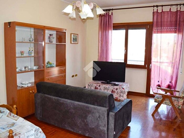 Appartamento trilocale in affitto in appartamento Via Lungo Imele, Centro, Tagliacozzo