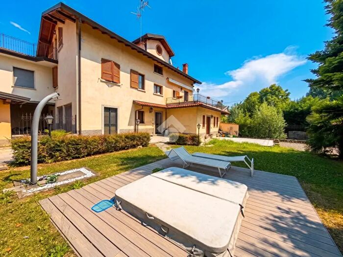 Appartamento trilocale in vendita in Via Cesare Battisti, Paladina