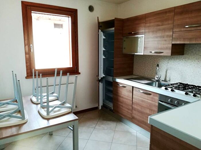 Appartamento trilocale in affitto in Via Giuseppe Mazzini, Centro, Castions di Strada