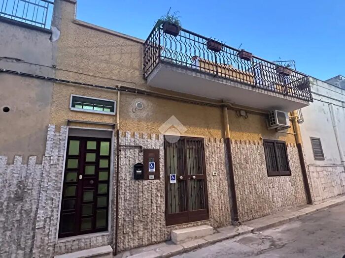 Casa quadrilocale in vendita in Via XXIV Maggio, Canosa Di Puglia