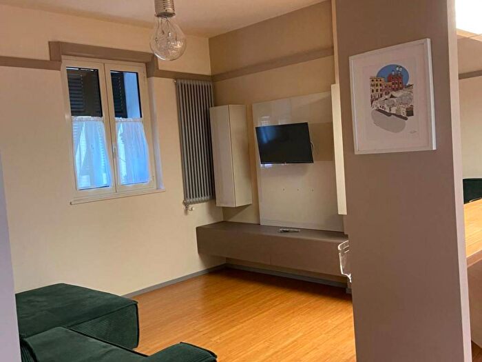 Appartamento trilocale in affitto in Via Remolari, Centro Storico, Chiavari