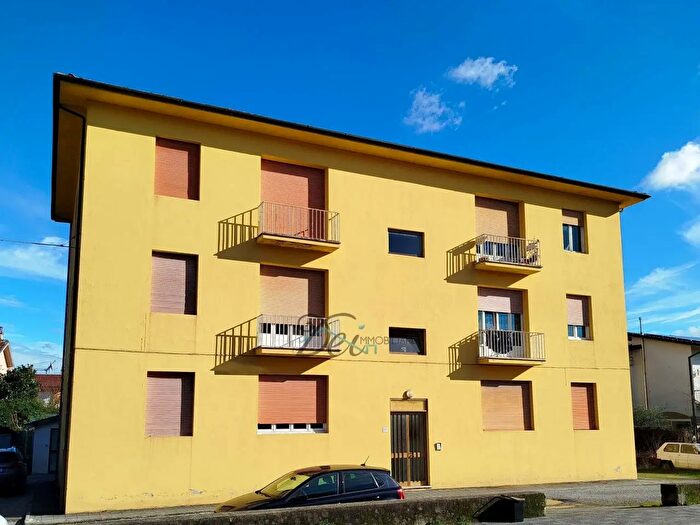 Appartamento quadrilocale in vendita in Via San Donnino, Capannori