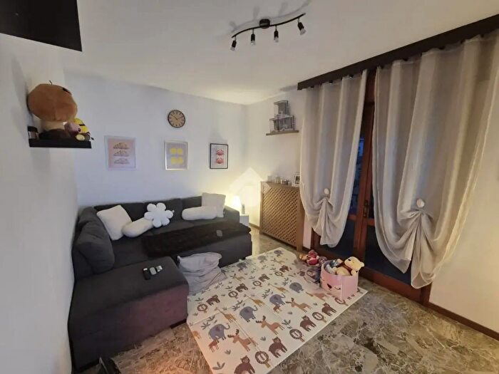 Appartamento trilocale in vendita in Via Valleselle, Venezia