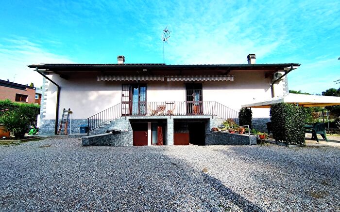 Casa trilocale in vendita in Via Don Virgilio Sioli, Rho