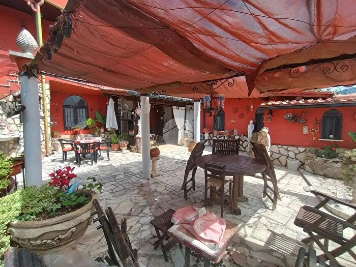 Casa con 5 locali in vendita in Via Sublacense, Affile