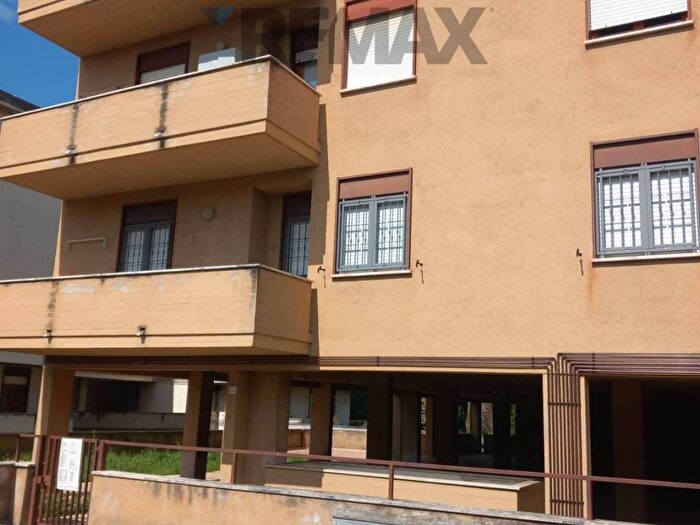 Appartamento trilocale in affitto in Via Cruciani, Viale Firenze Paciana, Foligno